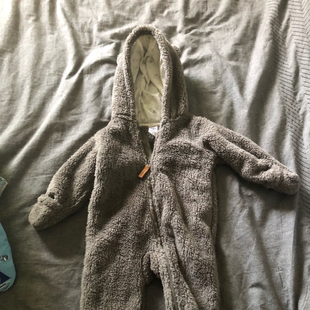 Carter’s Sherpa snowsuit 9 months